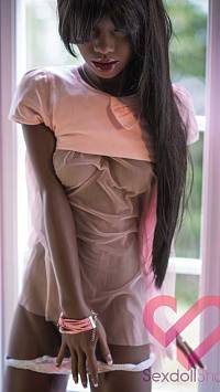 Темнокожая секс кукла Нава 168 в розовом платье (фото 19)