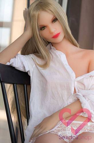 Секс кукла Кармэла 165 с маленькой грудью 