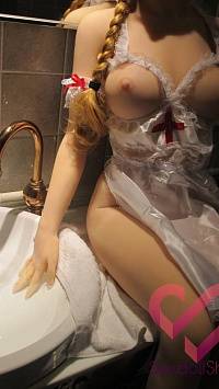 Секс кукла Иден 163 в костюме медсестры (фото 5)