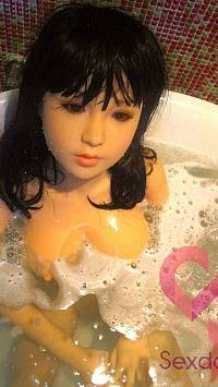 Фотографии секс куклы Полина 140 в ванной (фото 5)