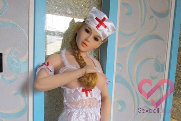 Секс кукла Иден 163 в костюме медсестры