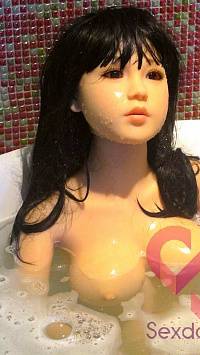 Фотографии секс куклы Полина 140 в ванной (фото 19)